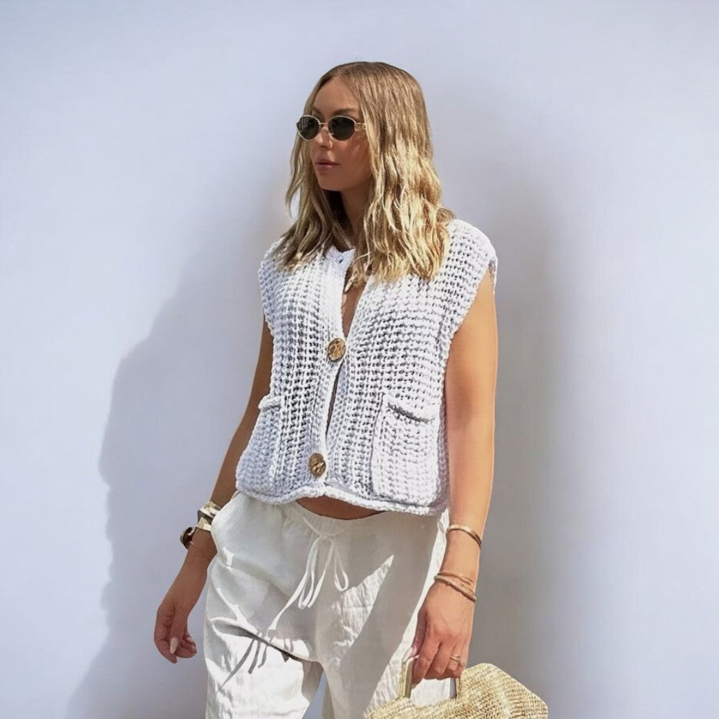 Lena | Stylish Knitted Vest with Chunky Knit and Button Placket