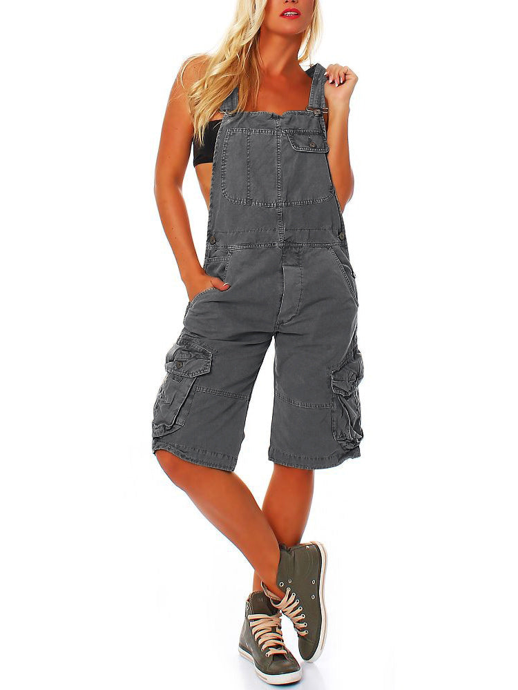 Short overall for women with cargo pockets