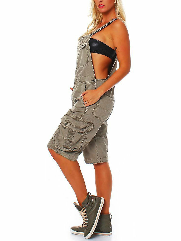 Short overall for women with cargo pockets