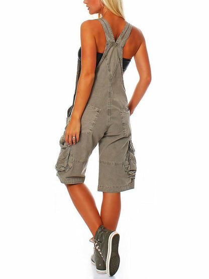 Short overall for women with cargo pockets