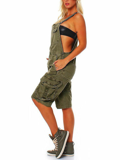 Short overall for women with cargo pockets