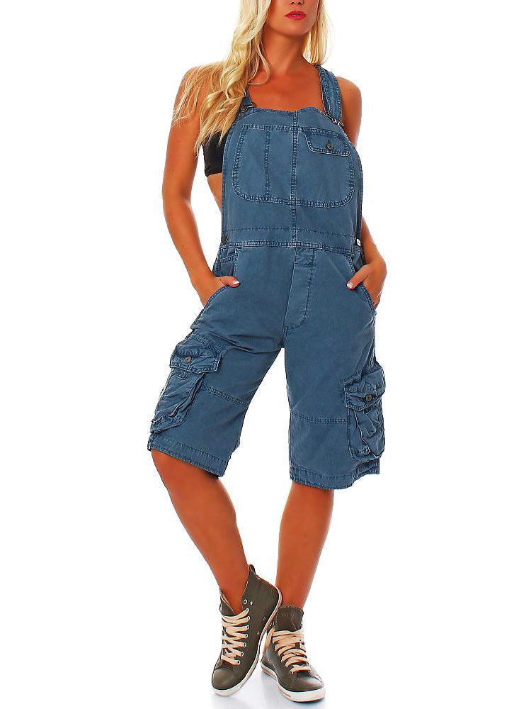 Short overall for women with cargo pockets